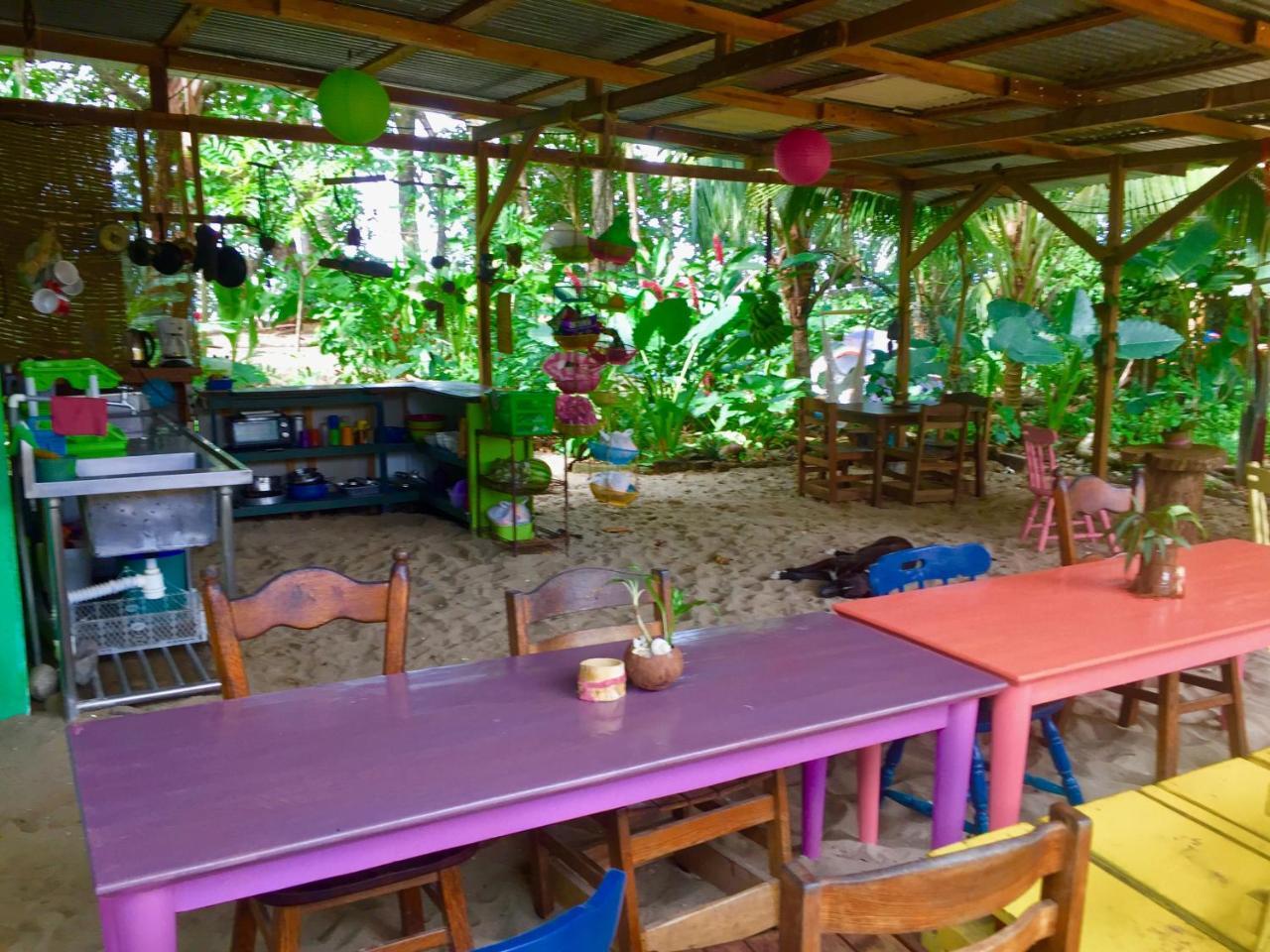 Oasis Hostel Puerto Viejo de Talamanca Exterior photo